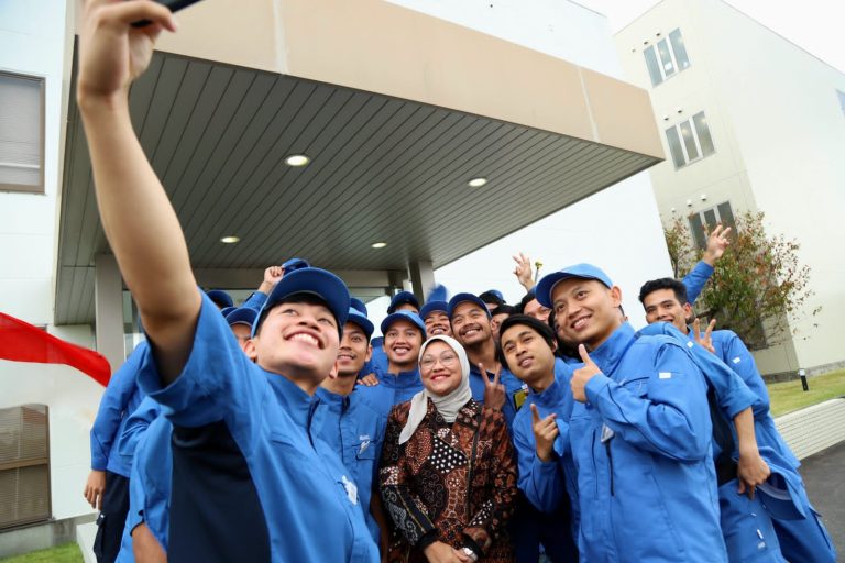 Menaker Sapa Peserta Magang di Jepang